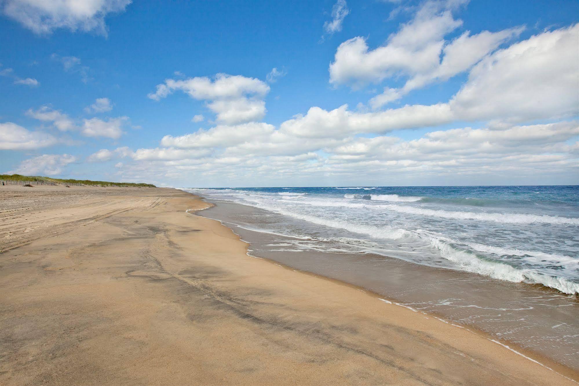 Days Inn By Wyndham Kill Devil Hills Oceanfront - Wilbur Εξωτερικό φωτογραφία