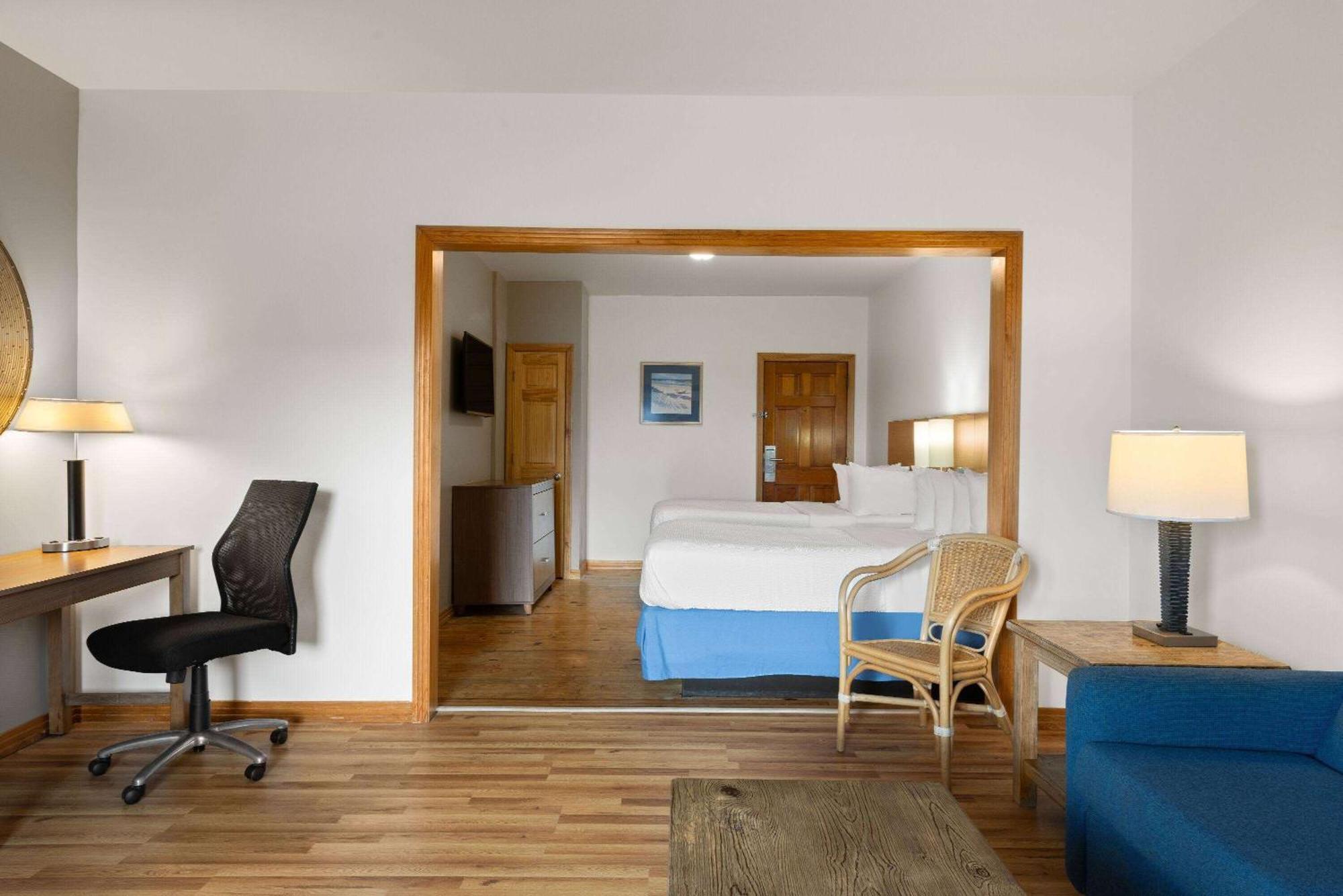 Days Inn By Wyndham Kill Devil Hills Oceanfront - Wilbur Εξωτερικό φωτογραφία