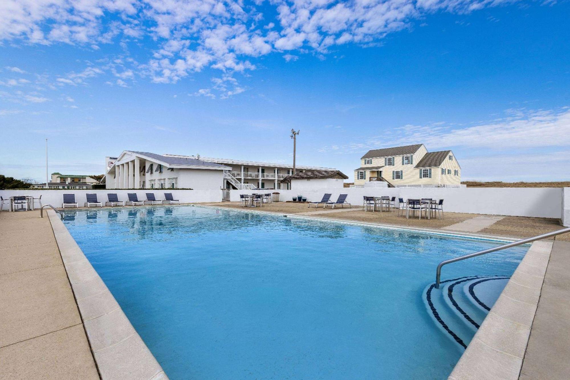 Days Inn By Wyndham Kill Devil Hills Oceanfront - Wilbur Εξωτερικό φωτογραφία