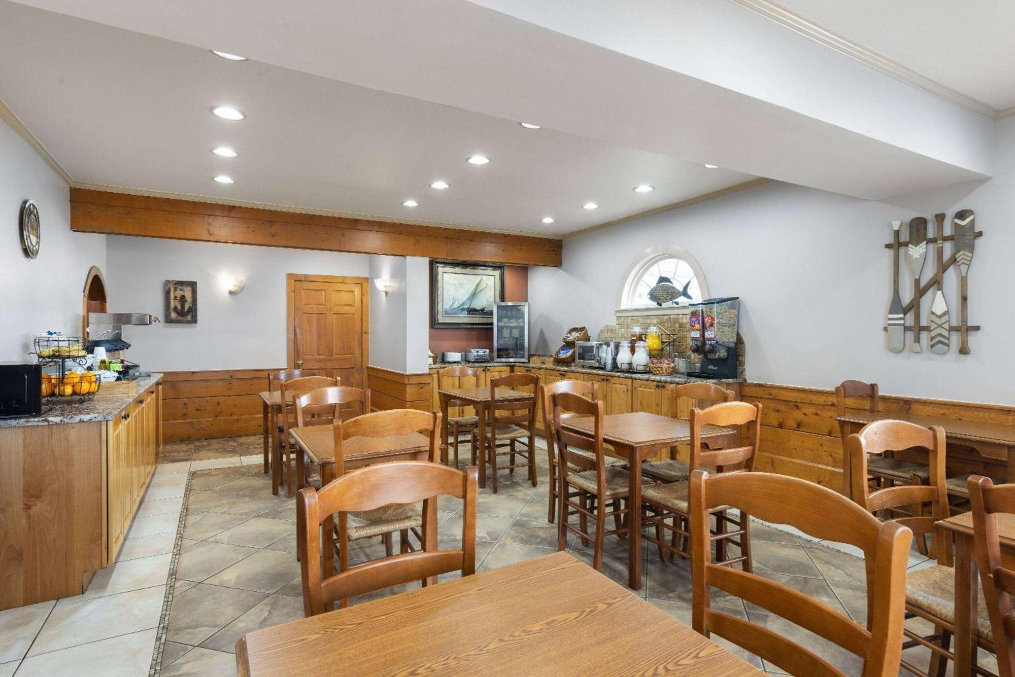Days Inn By Wyndham Kill Devil Hills Oceanfront - Wilbur Εξωτερικό φωτογραφία